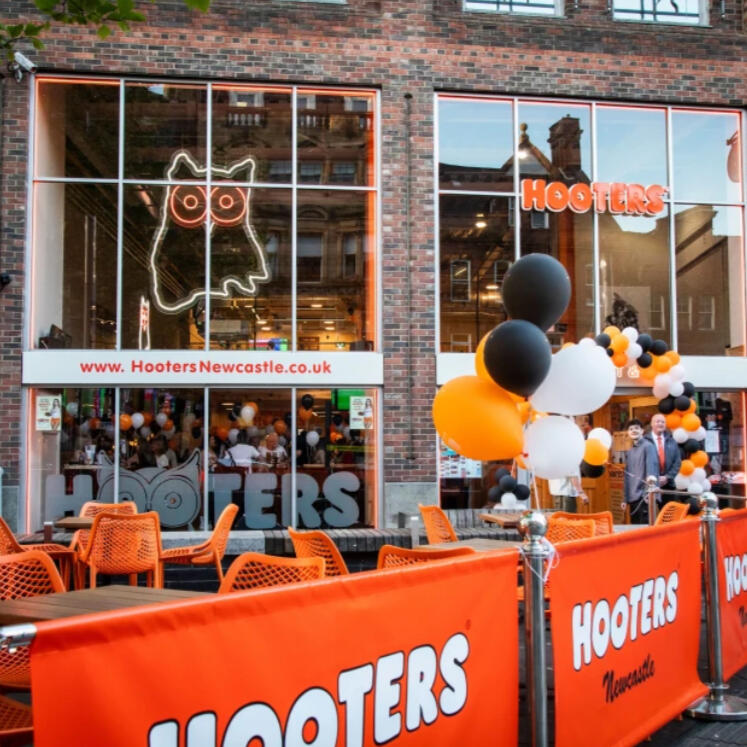 Hooters